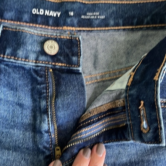 Old navy high-rise sky high adjustable waist Frayed-Hem blue jean shorts - Picture 6 of 15